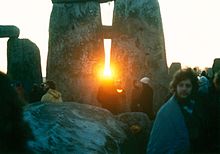 220px-StonehengeSunrise1980s